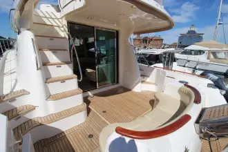 Thumbnail von Prestige 46 Flybridge
