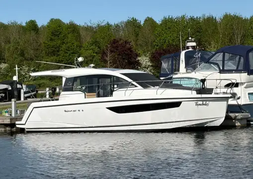 Sealine C330 Fully Serviced April 2026
