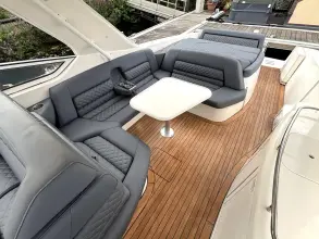 Thumbnail von Fountain 48 Express Cruiser Generator & Air Con