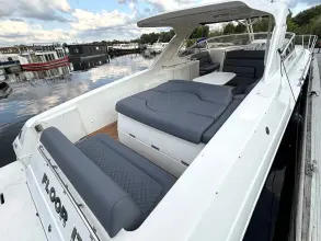 Thumbnail von Fountain 48 Express Cruiser Generator & Air Con