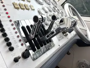 Thumbnail von Fountain 48 Express Cruiser Generator & Air Con