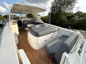Thumbnail von Fountain 48 Express Cruiser Generator & Air Con