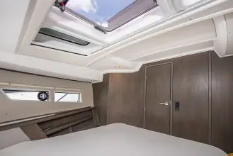 Thumbnail von Sealine C335 Available Now