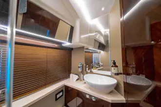 Thumbnail von Galeon 400 FLY