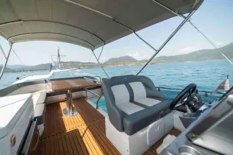 Thumbnail von Galeon 400 FLY