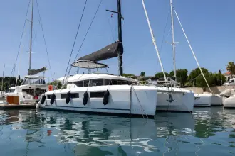 Lagoon 51
