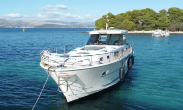 Thumbnail von Delphia Yachts Escape 1350