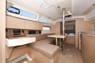 Thumbnail von Beneteau Oceanis 35.1