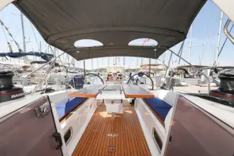 Thumbnail von Beneteau Oceanis 35.1