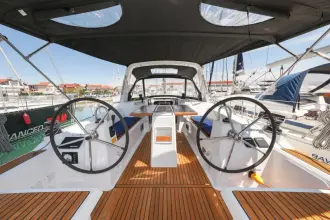 Thumbnail von Beneteau Oceanis 35.1