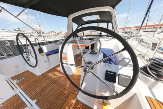 Thumbnail von Beneteau Oceanis 35.1