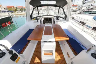 Thumbnail von Beneteau Oceanis 35.1