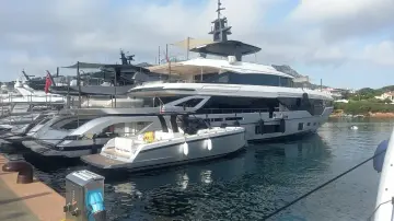 Azimut Grande Trideck BLUE EYES