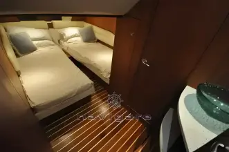 Thumbnail von Tiara Yachts 4300 SOVRAN
