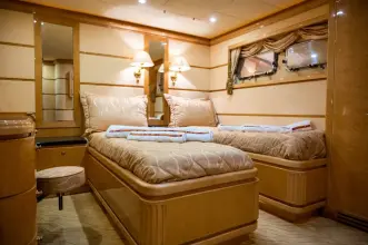 Thumbnail von New Ocean Yachts 95 LADY EILEEN II