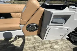 Thumbnail von Crest Boats Continental SLS 25'
