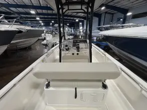Thumbnail von Boston Whaler 210 Montauk