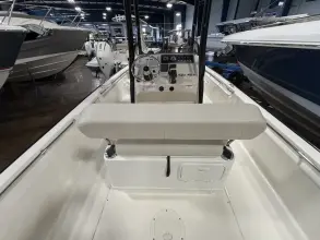 Thumbnail von Boston Whaler 210 Montauk