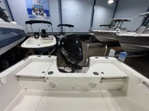 Thumbnail von Boston Whaler 210 Montauk