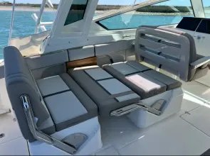 Thumbnail von Boston Whaler 330 Vantage