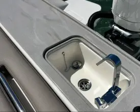Thumbnail von Boston Whaler 330 Vantage