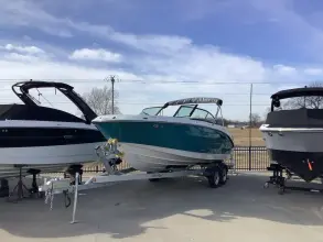 Sea Ray SDX 230