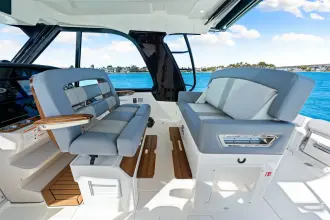 Thumbnail von Boston Whaler 380 Realm