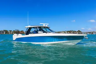 Thumbnail von Boston Whaler 380 Realm