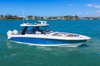 Thumbnail von Boston Whaler 380 Realm