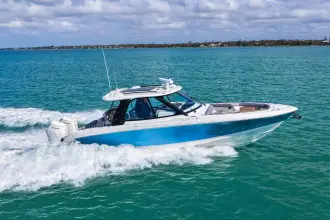 Thumbnail von Boston Whaler 380 Realm