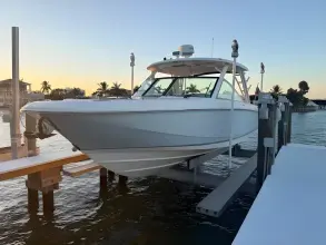 Boston Whaler 320 Vantage