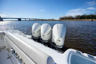 Thumbnail von Boston Whaler 350 Outrage