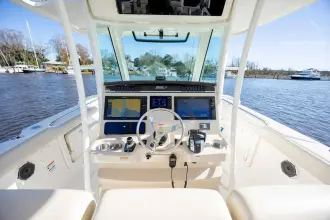 Thumbnail von Boston Whaler 350 Outrage