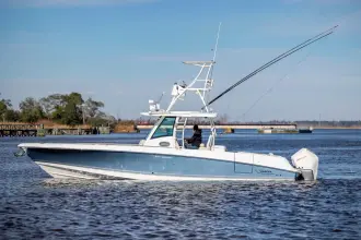 Thumbnail von Boston Whaler 350 Outrage