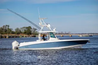 Thumbnail von Boston Whaler 350 Outrage
