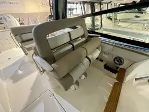 Thumbnail von Boston Whaler 330 Vantage