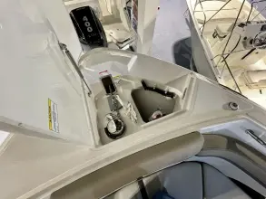 Thumbnail von Boston Whaler 330 Vantage