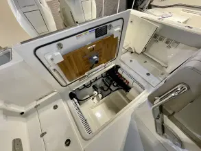 Thumbnail von Boston Whaler 330 Vantage