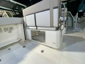 Thumbnail von Boston Whaler 330 Vantage