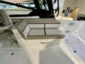 Thumbnail von Boston Whaler 330 Vantage
