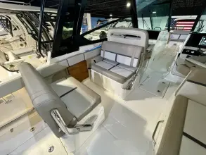 Thumbnail von Boston Whaler 330 Vantage