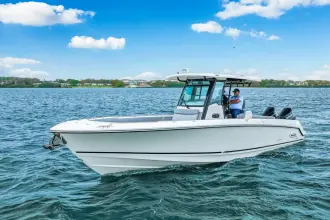 Thumbnail von Boston Whaler 330 Outrage