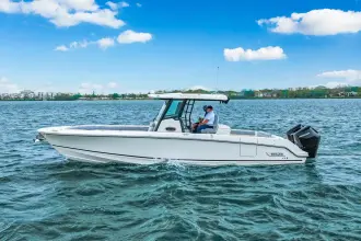 Thumbnail von Boston Whaler 330 Outrage