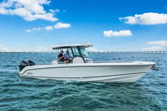 Thumbnail von Boston Whaler 330 Outrage