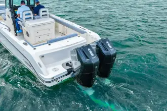 Thumbnail von Boston Whaler 330 Outrage