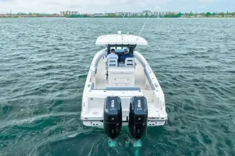 Thumbnail von Boston Whaler 330 Outrage