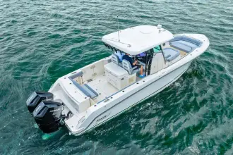 Thumbnail von Boston Whaler 330 Outrage