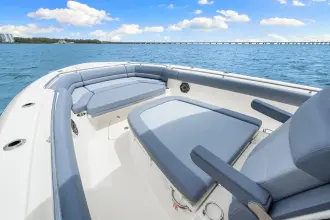 Thumbnail von Boston Whaler 330 Outrage