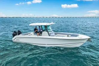 Thumbnail von Boston Whaler 330 Outrage