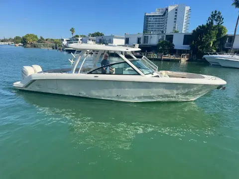 Boston Whaler 320 Vantage